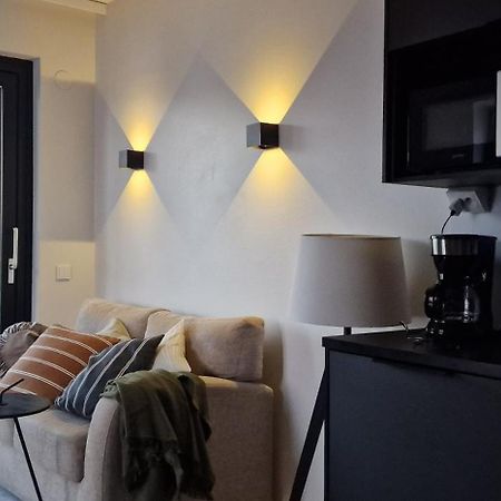 Modern Apartment Near Tampereen Messukeskus, With Own Private And Free Parking Exteriör bild