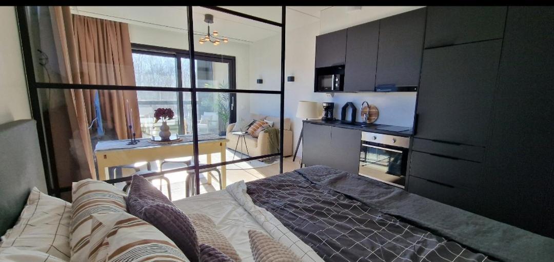 Modern Apartment Near Tampereen Messukeskus, With Own Private And Free Parking Exteriör bild